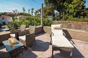 Dvori With Garden, Free Parking Next To Sea