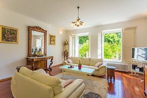 Dvori With Garden, Free Parking Next To Sea