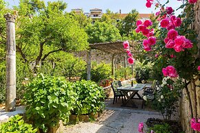 Dvori With Garden, Free Parking Next To Sea