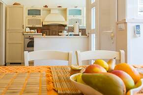 Dvori With Garden, Free Parking Next To Sea