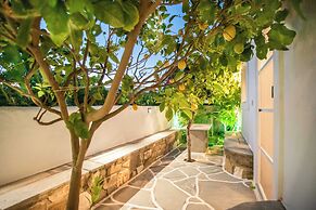 Room in Apartment - Comfort Double or Twin Room or Semi-basement