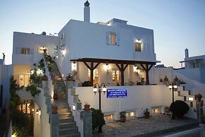 Room in Apartment - Comfort Double or Twin Room or Semi-basement