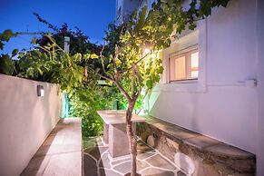 Room in Apartment - Comfort Double or Twin Room or Semi-basement