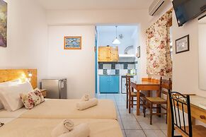 Room in Apartment - Comfort Double or Twin Room or Semi-basement