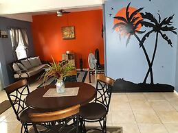 Family Friendly 2-bedroom Apartment in Vieux Fort