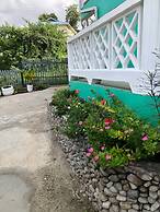 Family Friendly 2-bedroom Apartment in Vieux Fort