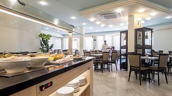 Chrispy Beach Resort