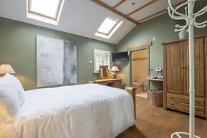 Stable Lodge Boutique B&B