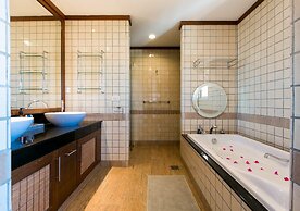 Katamanda Villa Aliya Jacuzzi Pool near Kata Beach