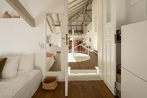 Old Jaffa Artistic Retreat by Sea N Rent