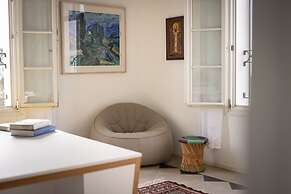 Old Jaffa Artistic Retreat by Sea N Rent