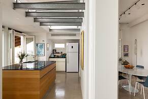 Old Jaffa Artistic Retreat by Sea N Rent