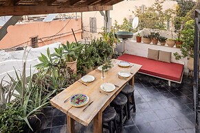 Old Jaffa Artistic Retreat by Sea N Rent