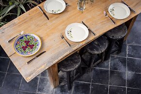 Old Jaffa Artistic Retreat by Sea N Rent