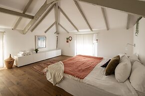 Old Jaffa Artistic Retreat by Sea N Rent