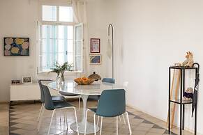 Old Jaffa Artistic Retreat by Sea N Rent