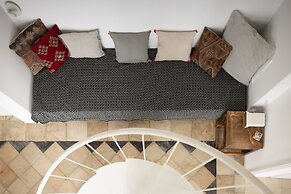 Old Jaffa Artistic Retreat by Sea N Rent