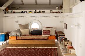 Old Jaffa Artistic Retreat by Sea N Rent