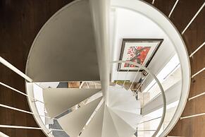 Old Jaffa Artistic Retreat by Sea N Rent