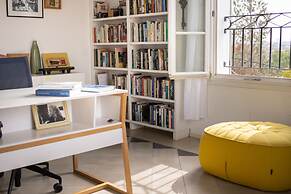 Old Jaffa Artistic Retreat by Sea N Rent