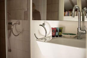 Old Jaffa Artistic Retreat by Sea N Rent