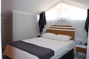 Lopera Beach Hotel