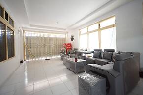 OYO 93682 Blessing's Kediri Homestay Syariah