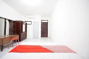 OYO 93682 Blessing's Kediri Homestay Syariah