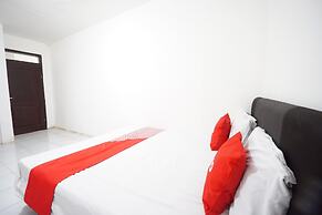 OYO 93682 Blessing's Kediri Homestay Syariah