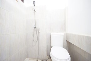 OYO 93682 Blessing's Kediri Homestay Syariah