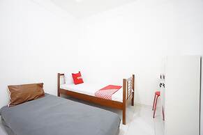 OYO 93682 Blessing's Kediri Homestay Syariah