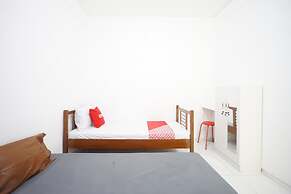 OYO 93682 Blessing's Kediri Homestay Syariah