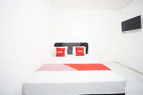 OYO 93682 Blessing's Kediri Homestay Syariah