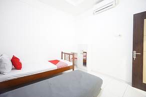 OYO 93682 Blessing's Kediri Homestay Syariah