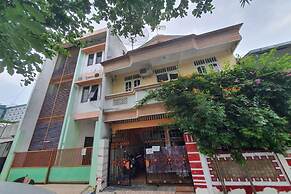 SPOT ON 93681 Qodri Homestay Syariah