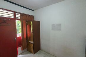 SPOT ON 93681 Qodri Homestay Syariah