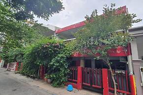 SPOT ON 93681 Qodri Homestay Syariah