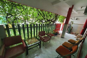 SPOT ON 93681 Qodri Homestay Syariah