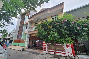 SPOT ON 93681 Qodri Homestay Syariah