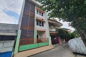 SPOT ON 93681 Qodri Homestay Syariah