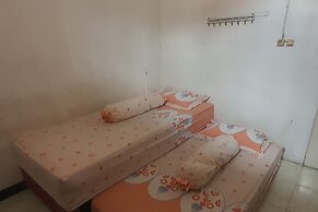 SPOT ON 93681 Qodri Homestay Syariah