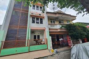 SPOT ON 93681 Qodri Homestay Syariah