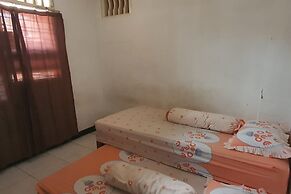 SPOT ON 93681 Qodri Homestay Syariah