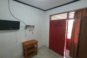 SPOT ON 93681 Qodri Homestay Syariah