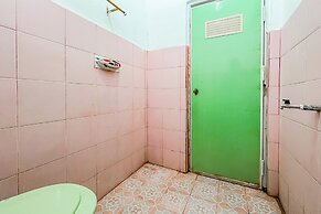 OYO 93683 Kost Naura