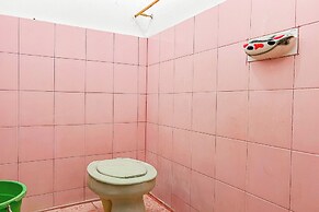 OYO 93683 Kost Naura