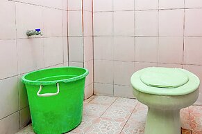 OYO 93683 Kost Naura