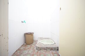 OYO Life 93680 Kost Losawi Syariah