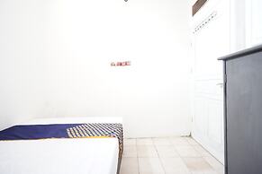 OYO Life 93680 Kost Losawi Syariah