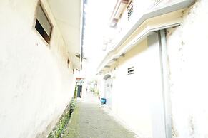 OYO Life 93680 Kost Losawi Syariah